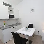 Sunny Апартаменты *